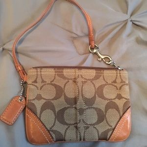 ❌❌SOLD❌❌Wristlet